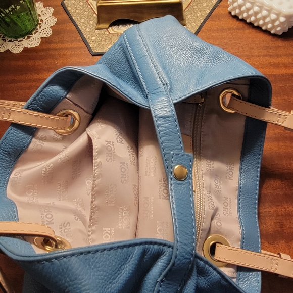 Michael Kors Jet Set Medium Tote Bag - Picture 5 of 10